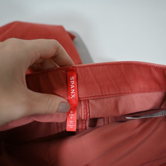 SPANX Jean-ish Ankle Leggings in Island Red Distressed Size Small | Size Small - Picture 5 of 8